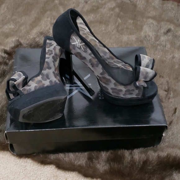 Heels - Picture 5 of 6